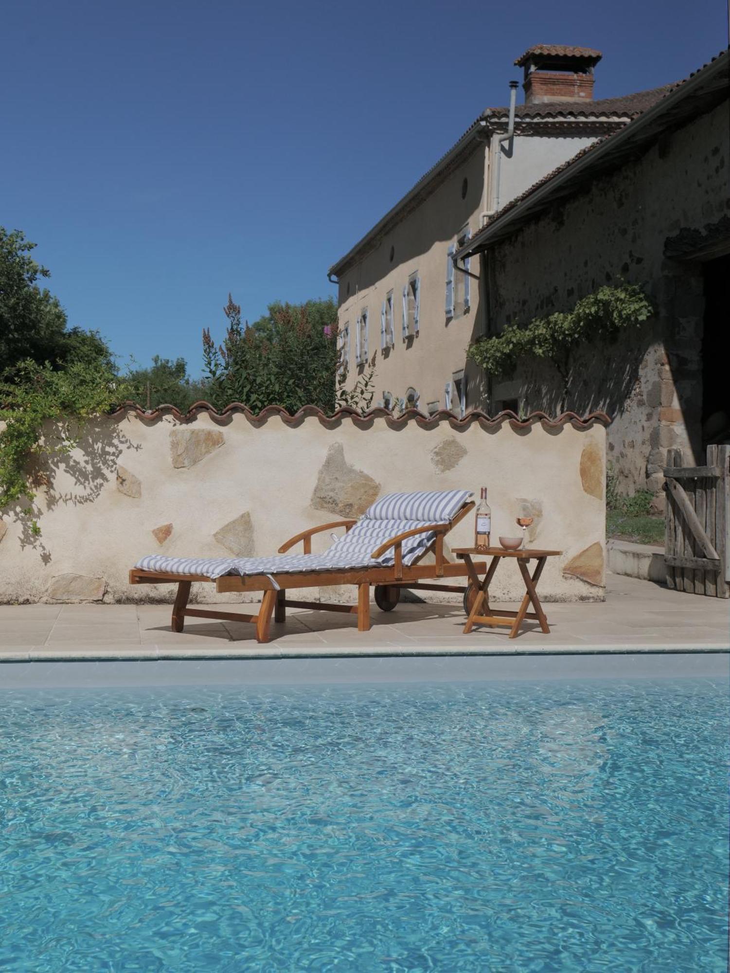 Les Picardies Lesterps Exterior foto